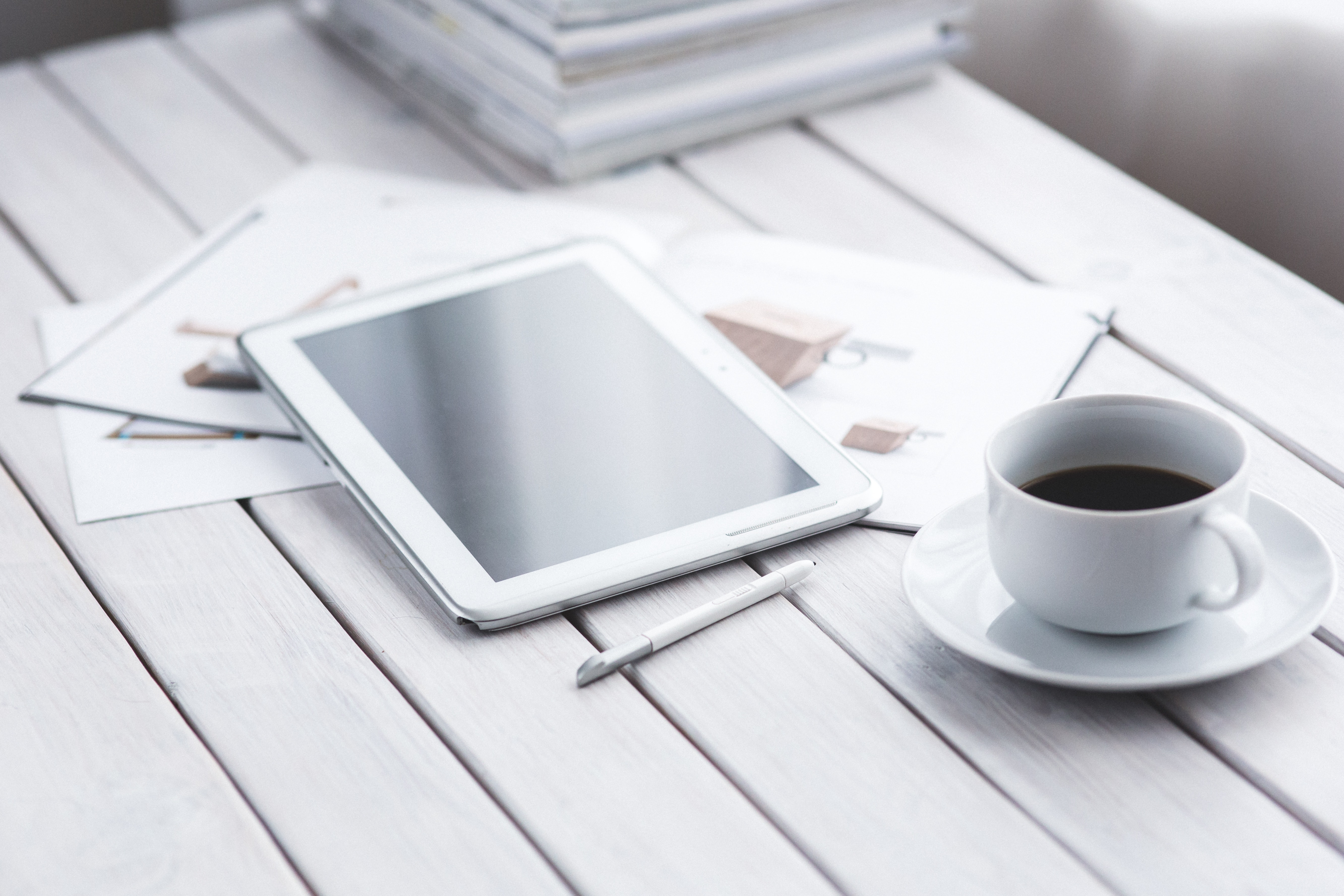 white-tablet-and-cup-of-coffee-6337.jpg (2.23 MB)